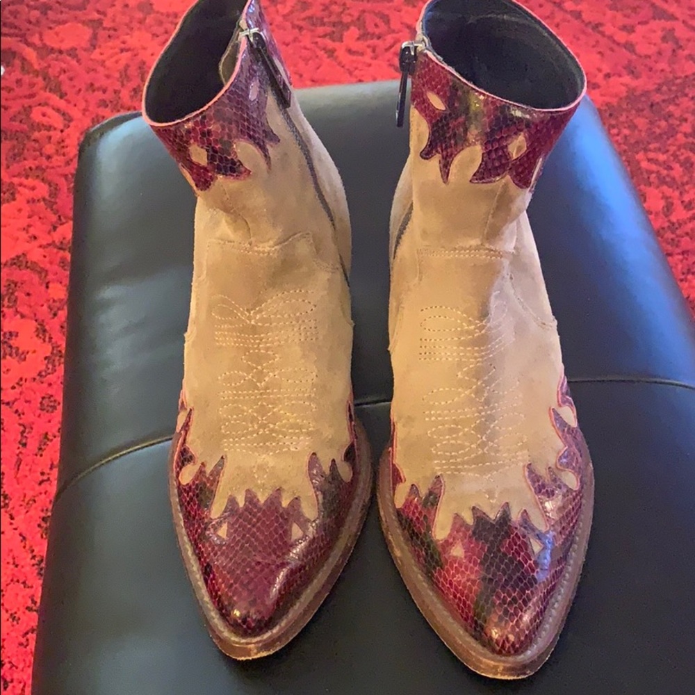 Western style short boots